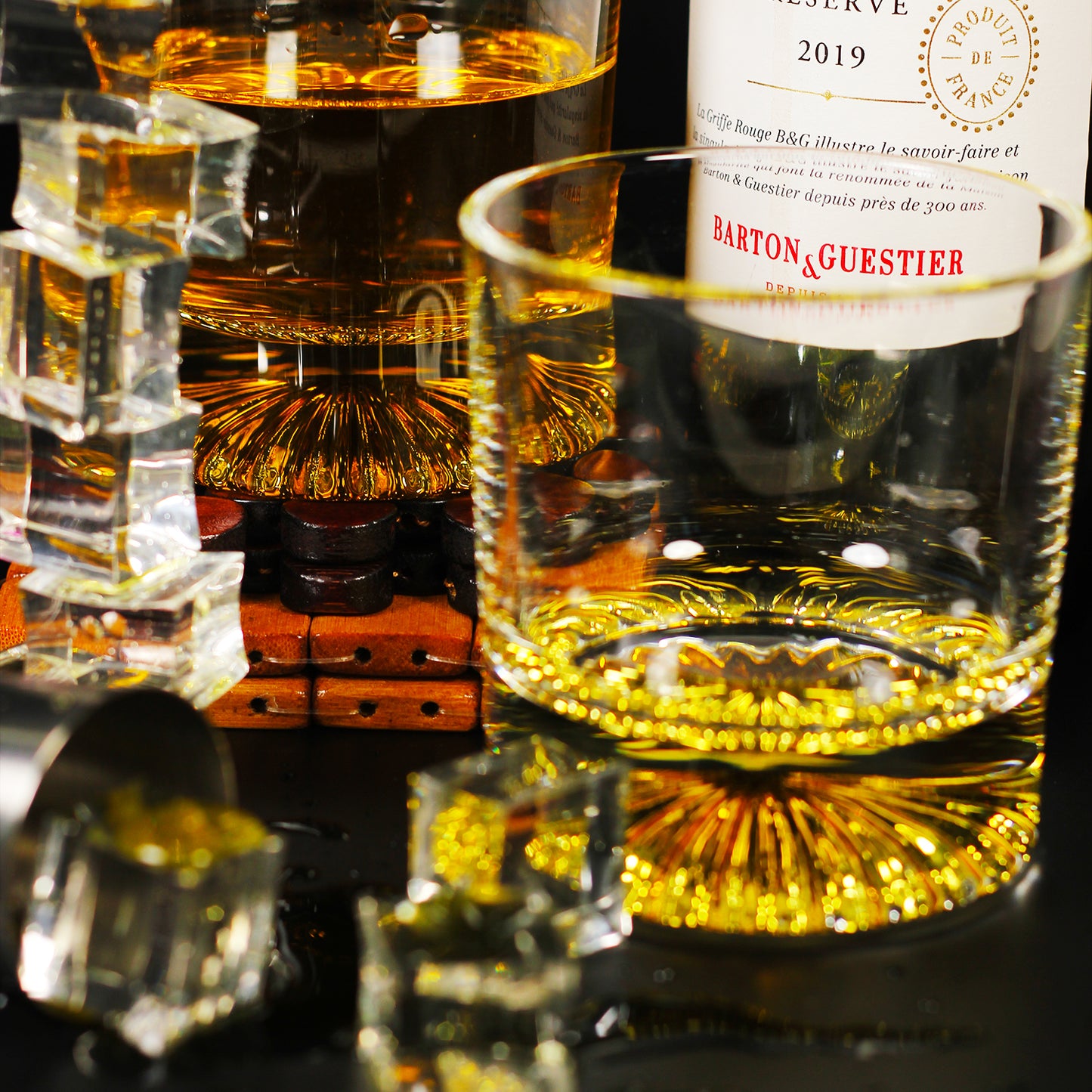 Melbify Italian Petal Whiskey Glasses | Artistic | Elegant | Premium | Royal | Luxurious Designer Whiskey Glasses | High end Expensive Whiskey Glasses with Gold Plated Bottom | 300 ml