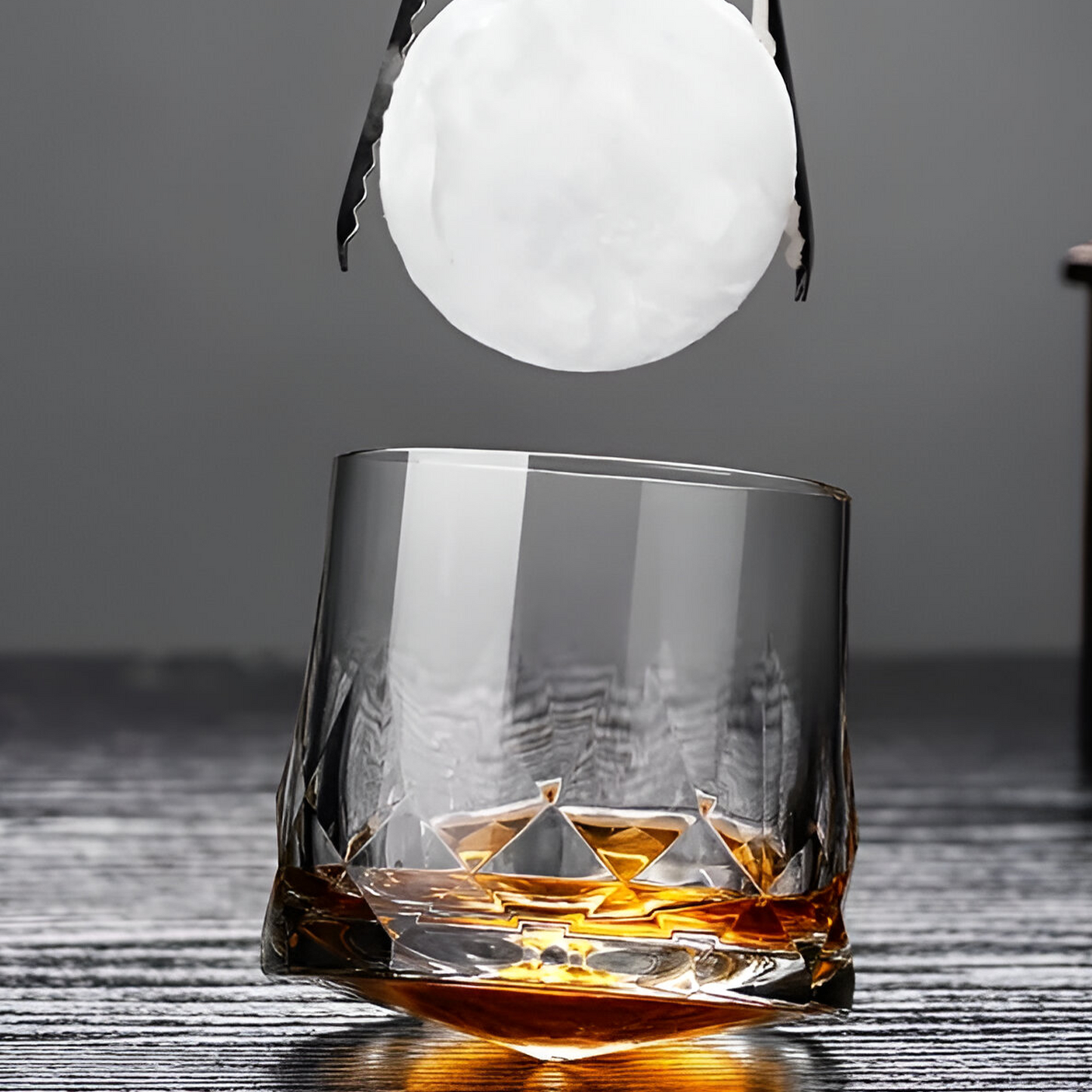 Melbify Diamond-Cut Rotating Whiskey Glasses | Laser cut Spinner | Volume=300ML | Premium Crystal Glass | Perfect for Whiskey, Scotch, Rum, and Cognac