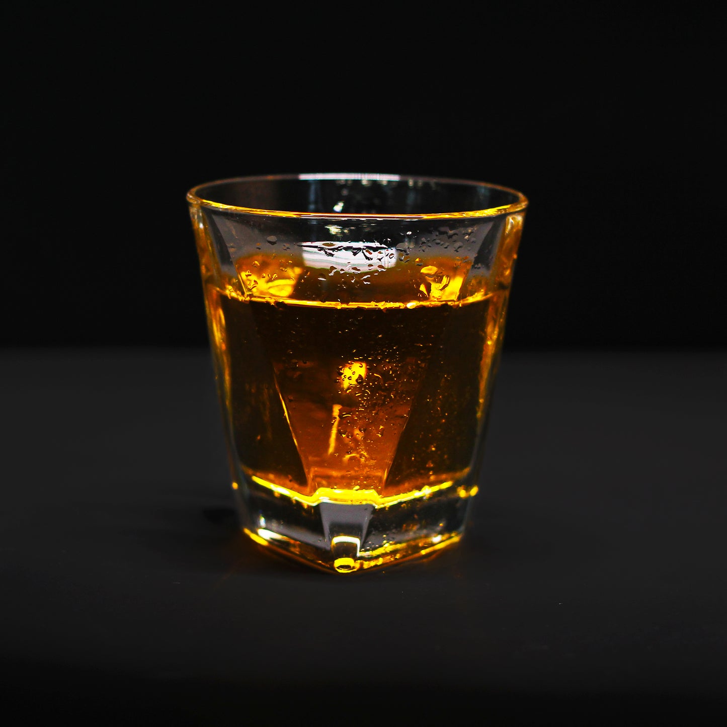 V Shaped Prism 3D Whiskey Glasses,300 ml