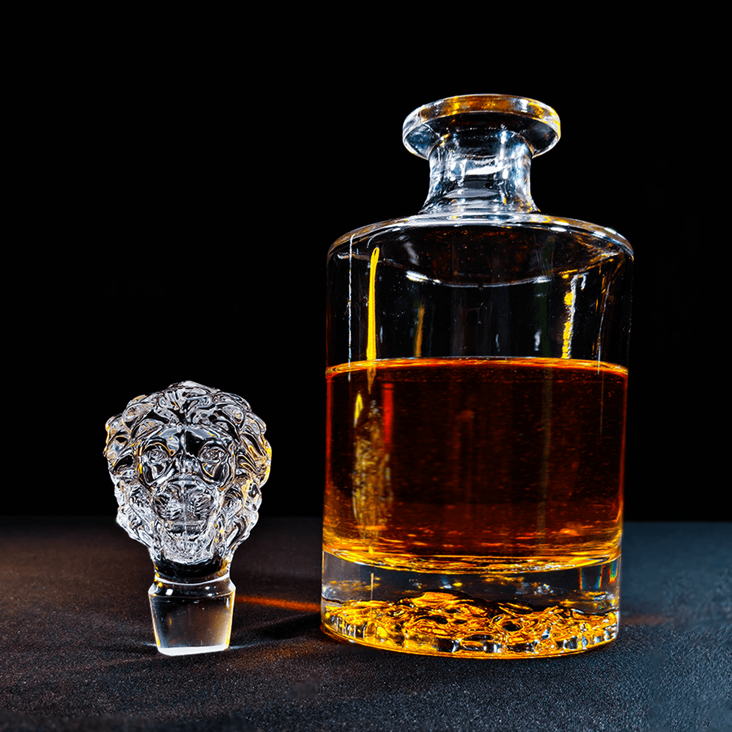 Lion Decanter | Decanter 850 ml | Premium | Serving for Whiskey,Rum, Scotch,Tequila, Vodka, and Brandy | Gift Set