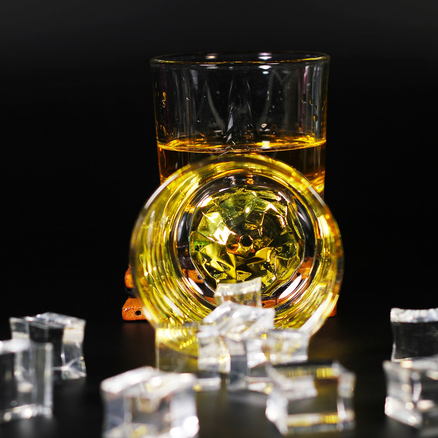 Melbify Italian Opera Whiskey Glasses |300 ml | Artistic | Designer Whiskey Glasses | Elegant | Premium| Royal | Luxurious | High end Expensive Whiskey Glasses with Gold Plated Bottom