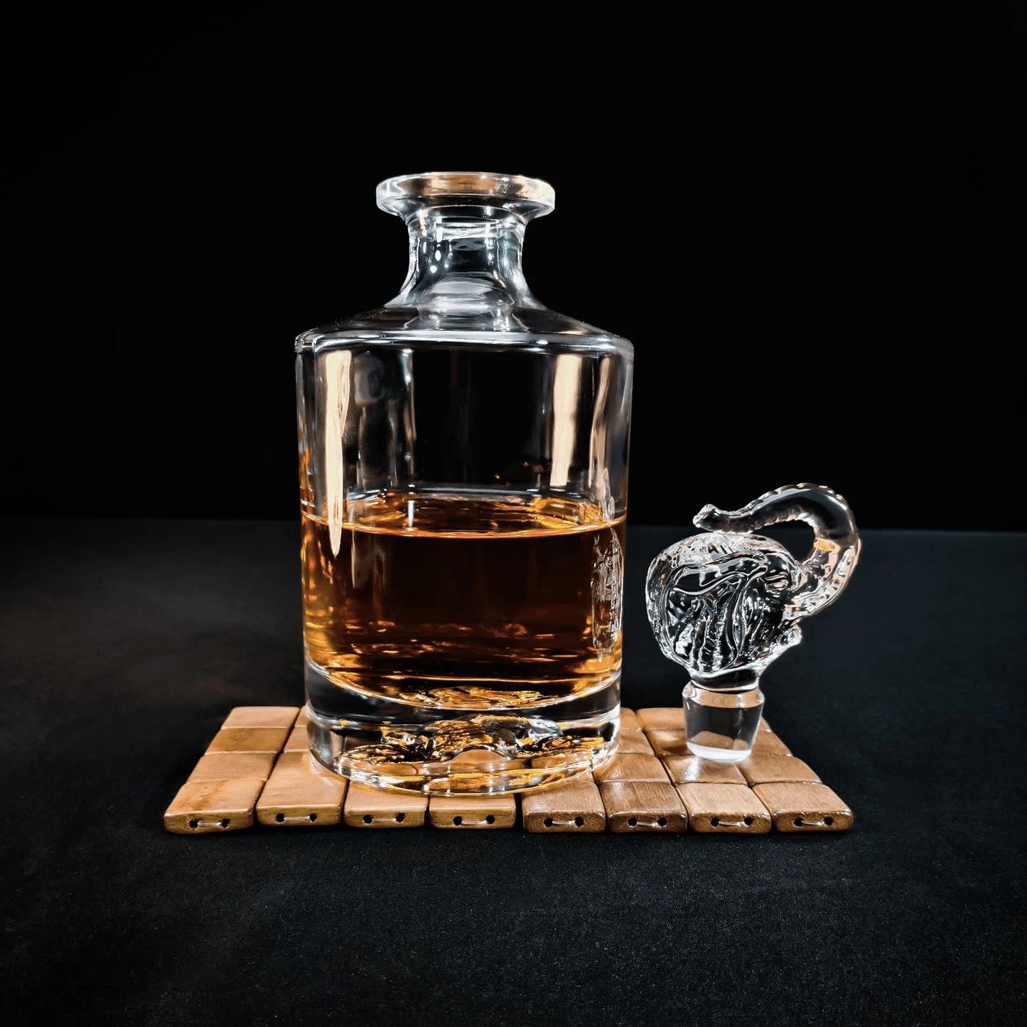 Elephant Whiskey Decanter | 850 ml | Premium Crystal Liquor Decanters with Stopper | Decanter for Liquor, Whiskey, Brandy, Gin, Rum, Scotch,Tequila, Vodka, and Brandy | Gift Set